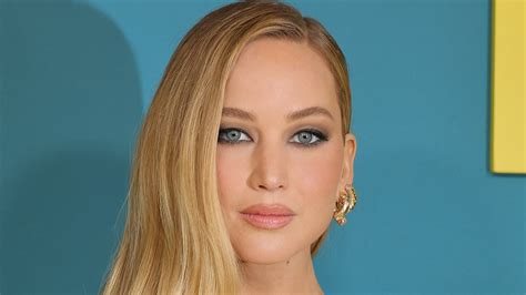 jlaw naked|(VIDEO) Jennifer Lawrence Nude in Full Frontal No Hard。